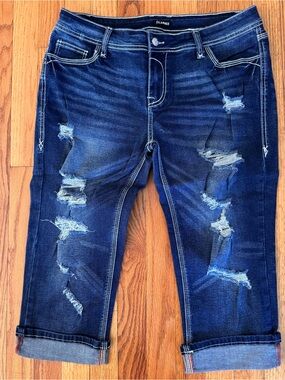 Dark Wash Distressed Capri Jeans - Blue
